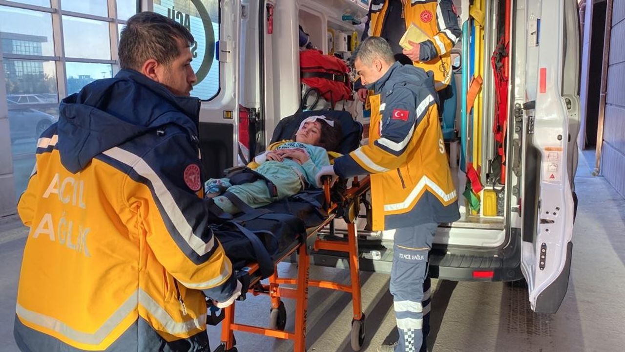 Atmalı'da Otomobil takla attı: 5 yaralı