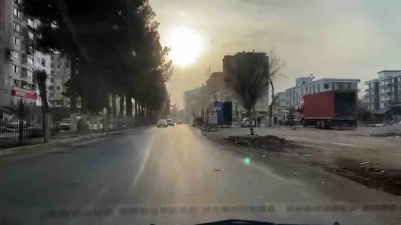 Adıyaman’da deprem öncesi ve sonrası araç kamerasında