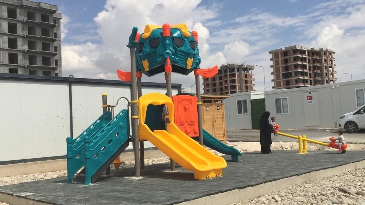 Adıyaman Belediyesinden  çocuk oyun parkı