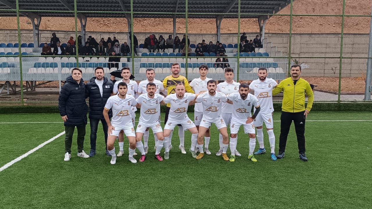 Şambayatspor Gol Oldu Yağdı Rakip Takım Sahadan Çekildi