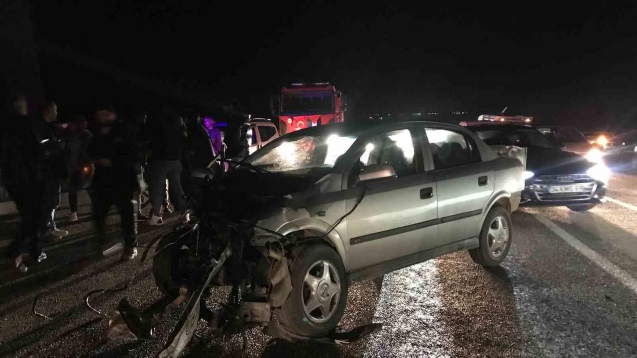 Kahta'da 2 otomobil çarpıştı: 6 yaralı