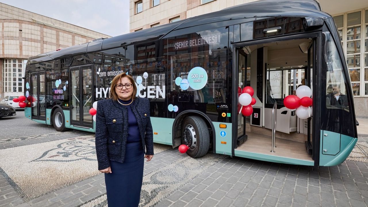 Türkiye’nin ilk hidrojenli otobüsü Gaziantep yollarında 