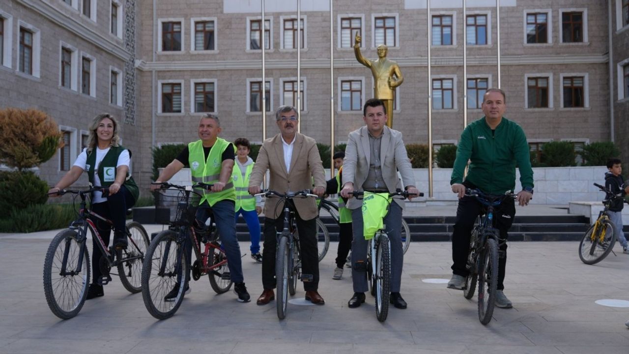 Adıyaman'da Cumhuriyet coşkusu bisiklet turu ile yaşandı