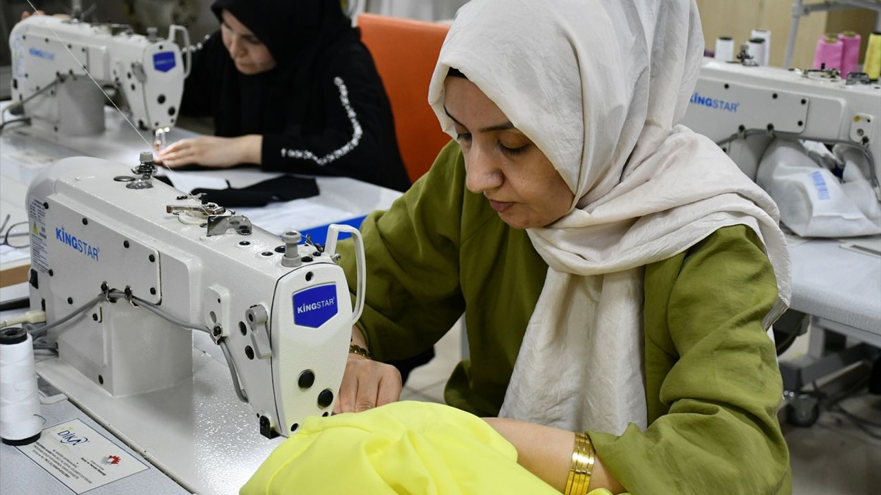 Batman'da öğrenciler tekstil atölyesinde tecrübe kazanıyor