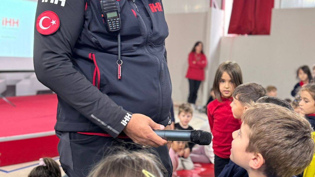 Buse Bilim Koleji tahliye tatbikatı düzenledi
