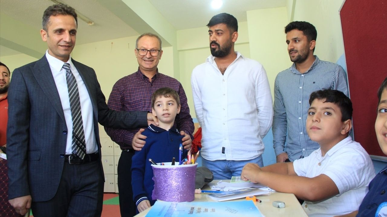 Cizre'de özel gereksinimli öğrenciler ziyaret edildi