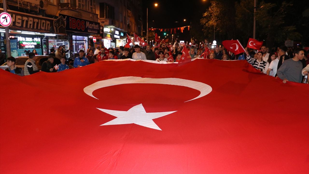 Cumhuriyet'in 102. yılı kutlamaları renkli geçti