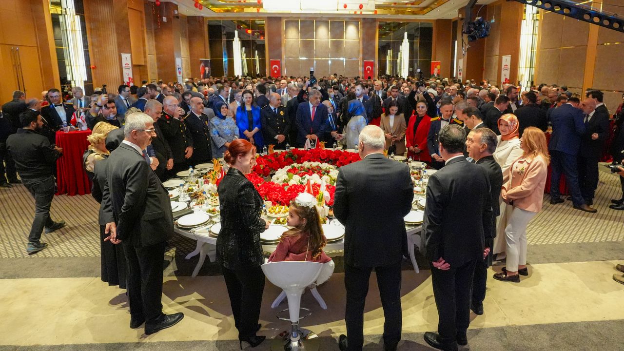 Diyarbakır'da Cumhuriyet Bayramı resepsiyonu yapıldı