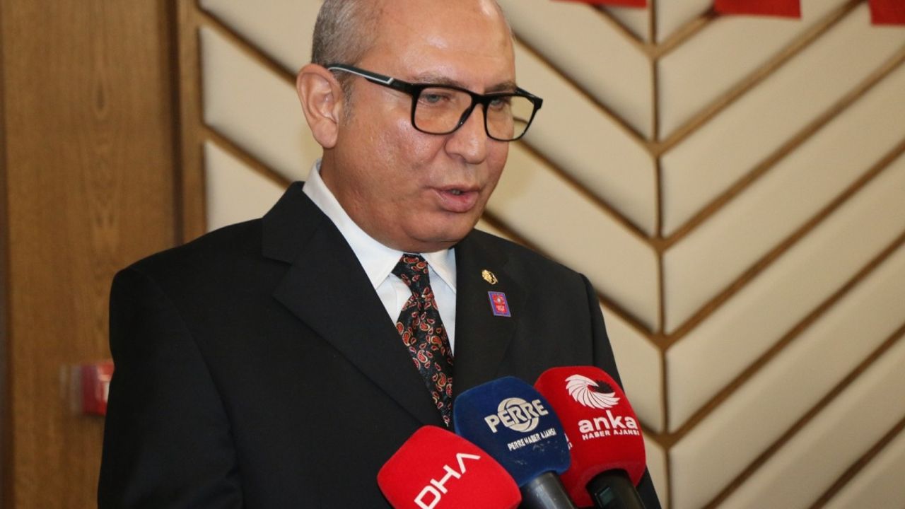 Ferit Binzet: 'Cumhuriyet'in coşkusuyla yaralarımızı sarmaya çalışıyoruz' - Videolu Haber