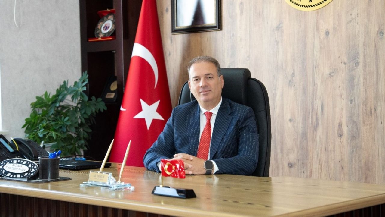 Müdür Tosun: 'Cumhuriyet milletimizin yeniden doğuşudur'