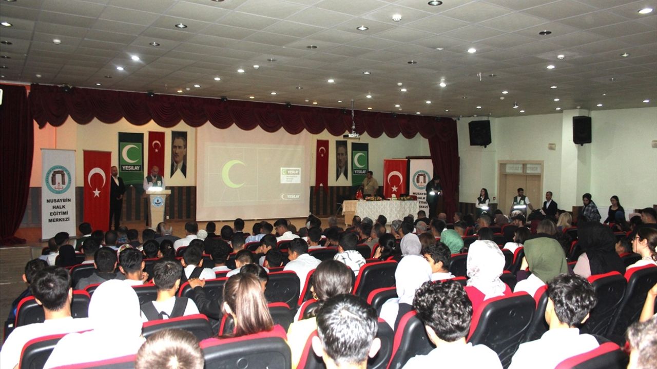 Nusaybin'de bağımlılıkla mücadele konulu seminer