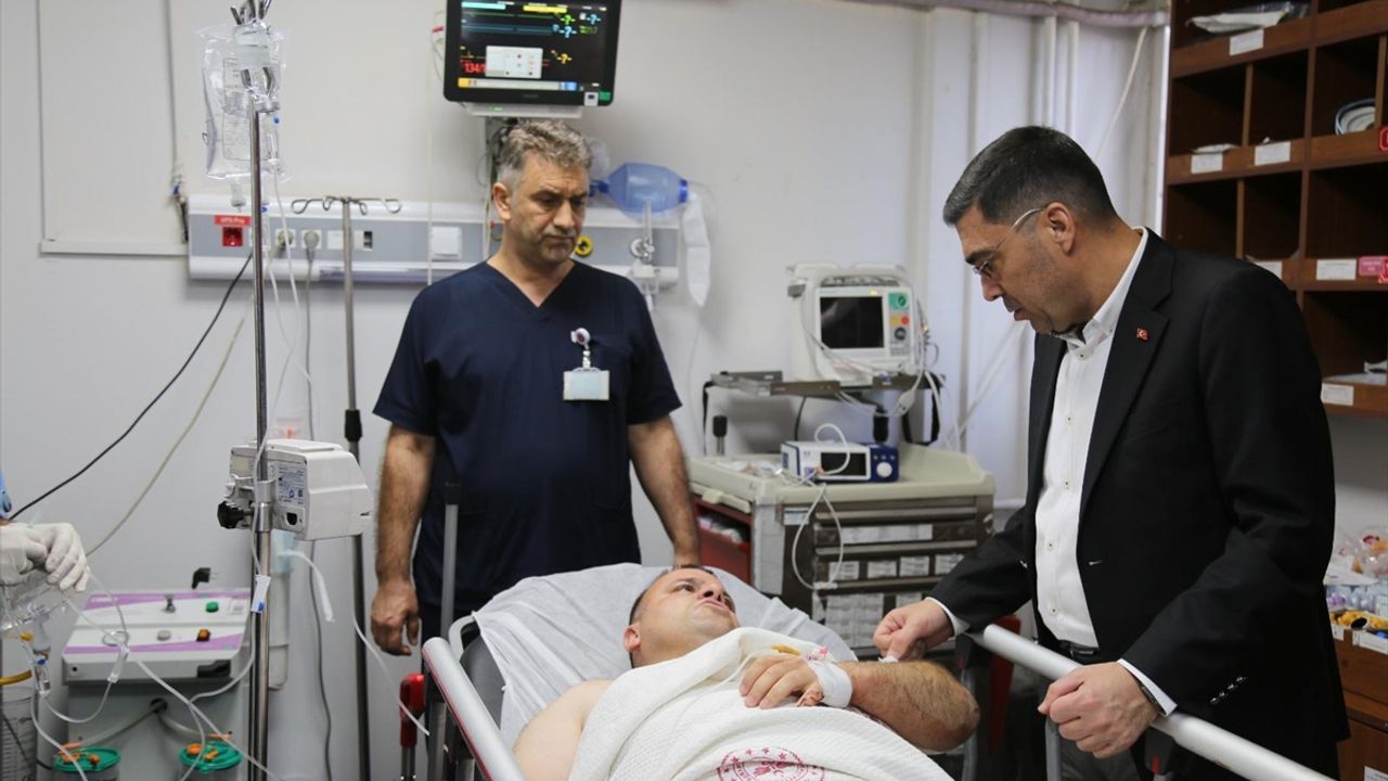 Polis memuru bıçaklı saldırıda yaralandı
