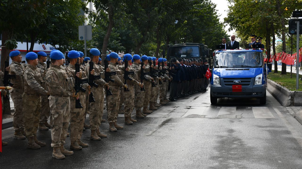 Siirt, Batman ve Mardin'de Cumhuriyet coşkusu