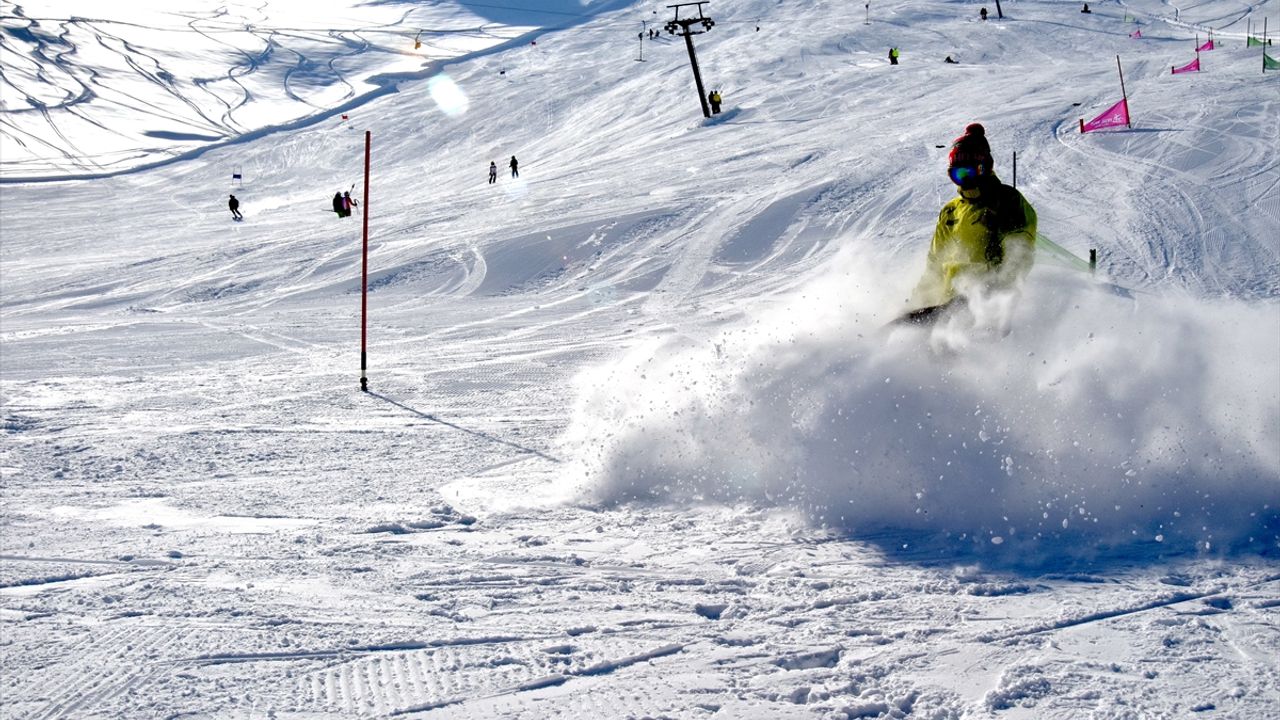 Bitlis’te kayak branşlarında il birinciliği heyecanı