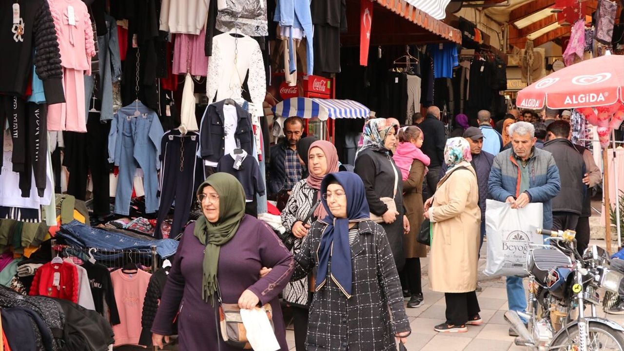 Kilis’te Bayram Öncesi Alışveriş Yoğunluğu