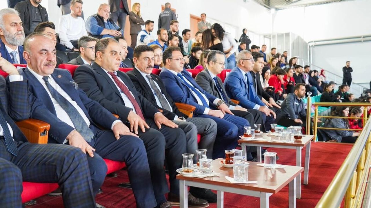 Kilis’te Bölgesel Ünilig Futsal Heyecanı