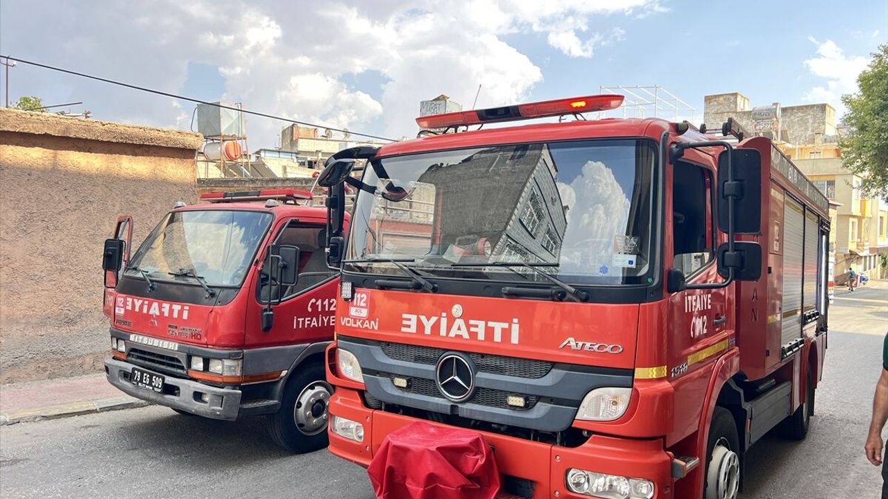 Kilis'te Metruk Evde Yangın Çıktı