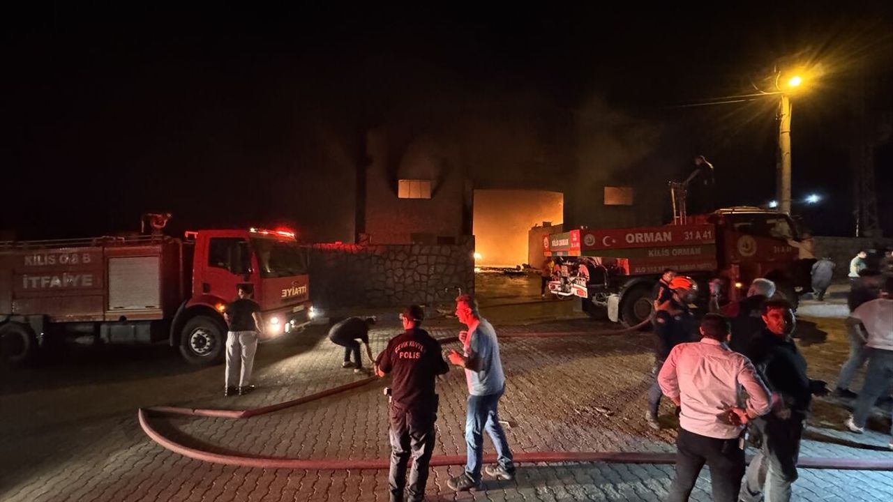 Kilis OSB'deki Yangın Kontrol Altına Alındı