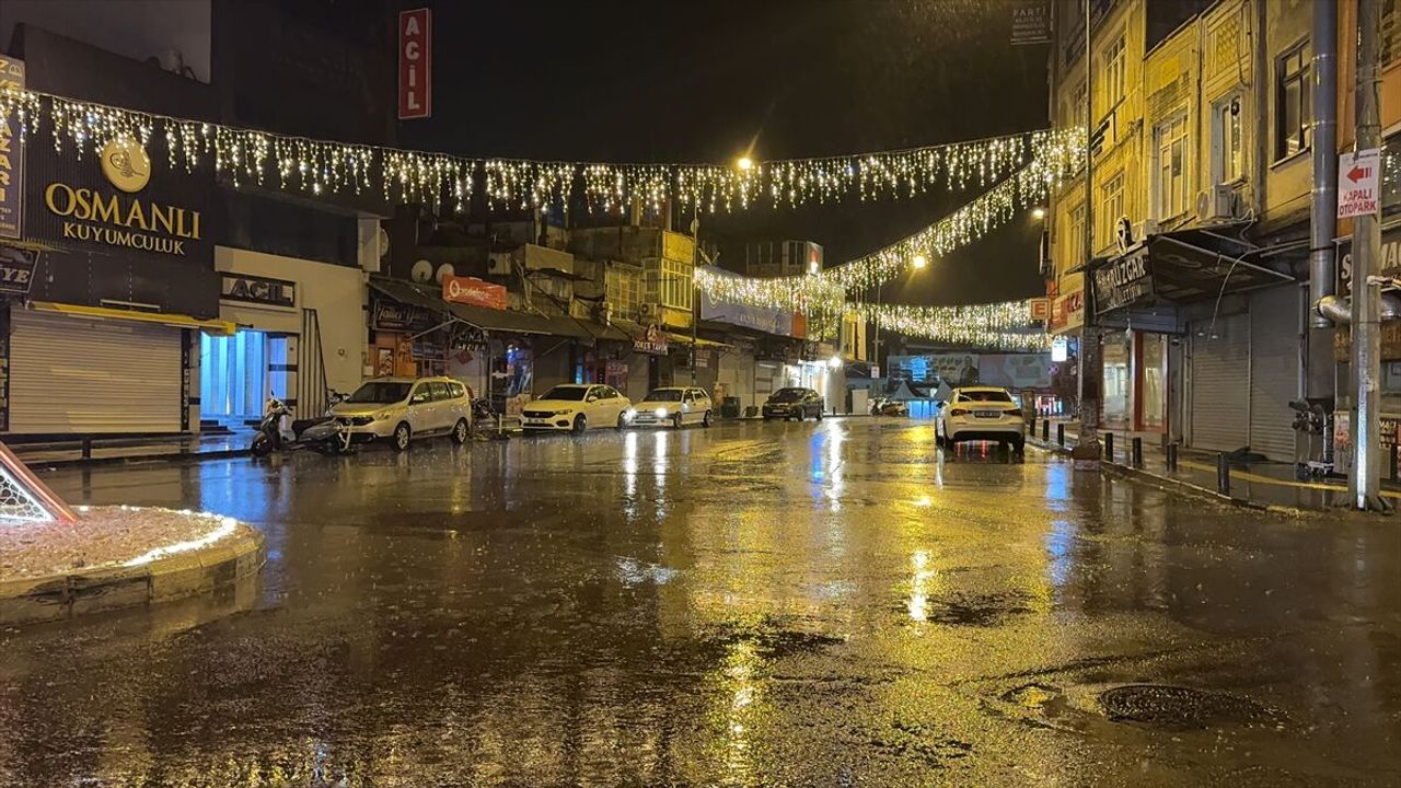 Kilis'te Sağanak Yağış Hayatı Olumsuz Etkiledi