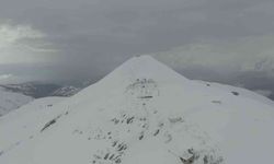 Kar ve tipi nedeniyle Nemrut Dağı yolu ulaşıma kapandı