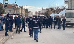 Aileler arasında bıçaklı ve silahlı kavga: 1 yaralı