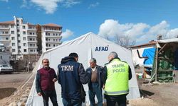 Polis ekipleri çadırları denetliyor