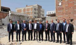 KKTC Başbakanı Üstel, İsias Otel’in enkazında incelemelerde bulundu