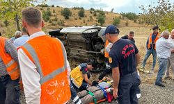 Besni'de Kamyon ile hafif ticari araç çarpıştı: 4 yaralı