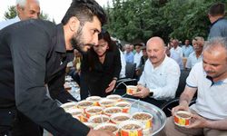 Vali Varol aşure etkinliğine katıldı