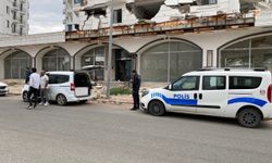 Hasarlı Binalarda Hırsızlık Yapan Zanlılar Yakalandı