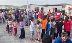 Kızılay Haftası etkinliğinde depremzede çocuklar doyasıya eğlendi