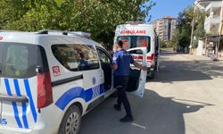 Yerde hareketsiz yatan kadın ekipleri harekete geçirdi