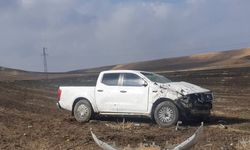 Diyarbakır’da otomobil tarlaya uçtu: 2 yaralı