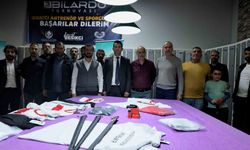 Sporculara antrenörlere malzeme desteği