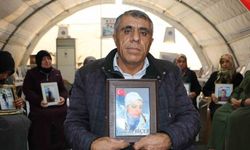 Evlat nöbetindeki baba: “Çocuklarımızı kaçıranlar HDP’nin mensuplarıydı”