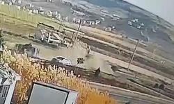 Şanlıurfa’da 2 kişinin yaralandığı kaza anı kamerada