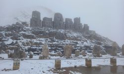 Nemrut Dağı'nda kar manzarası oluştu.