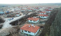 Deprem sonrası yapılan köy evleri havadan görüntülendi