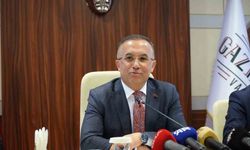 Gaziantep’te hasarlı binaların yıkımı gerçekleşiyor