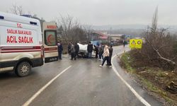 Gölbaşı'nda sivil polis aracı ile otomobil çarpıştı