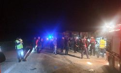 Besni’de Freni Boşalan Tır Önündeki Tıra Çarptı