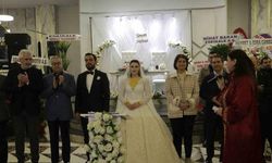Diyarbakır’da siyasetçileri ve iş adamlarını bir araya getiren düğüne 3 bin kişi katıldı