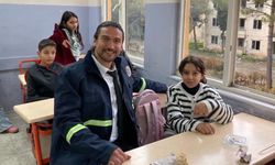 Depremin 160’ıncı saatinde kurtardıkları Aysima’yı ziyaret etti