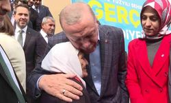 Cumhurbaşkanı Erdoğan, yaşlı teyze ile sohbet etti