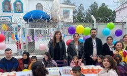 Öğrenci ve öğretmenlerinden Down Sendromlu çocuklara jest