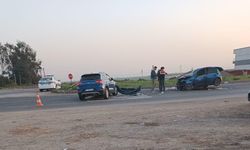 Cip ile otomobil kafa kafaya çarpıştı