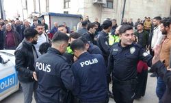 Polis ekiplerine mukavemette bulunan 2 kişiye gözaltı