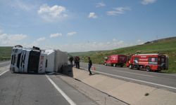 Cizre-Nusaybin Karayolunda devrilen tırın sürücüsü yaralandı