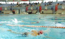 23 Nisan mangala ve yüzme yarışları düzenledi