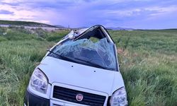 Kahta'da hafif ticari araç şarampole yuvarlandı: 1 ölü, 8 yaralı